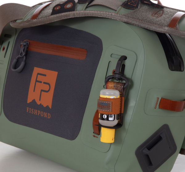 Fishpond Thunderhead Submersible Lumbar Pack Yucca Detail Fishpond Thunderhead Submersible Lumbar Pack Yucca Detail
